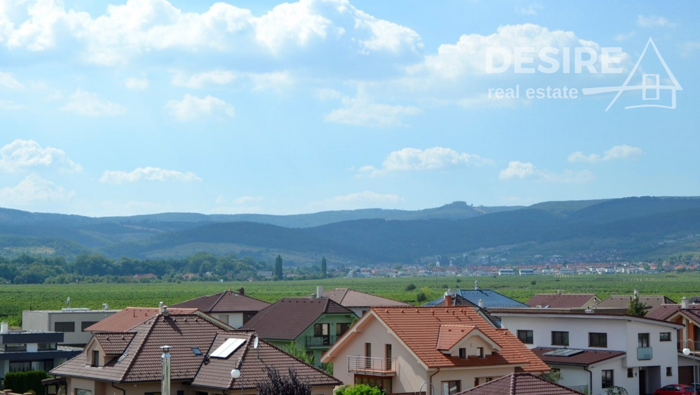 ✅PRENAJATÉ: Zariadený priestranný 3 izb.byt + parkovacie miesto, K.Franklovej., Pezinok