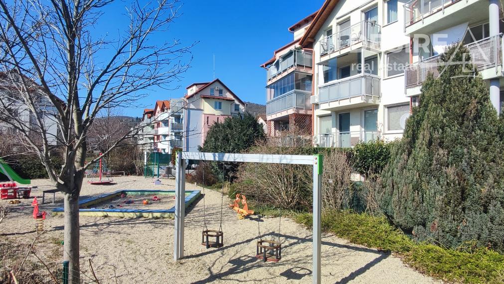 ✅ PRENAJATÉ : Prízemný bezbarierový, zariadený 2.izbový byt so záhradkou