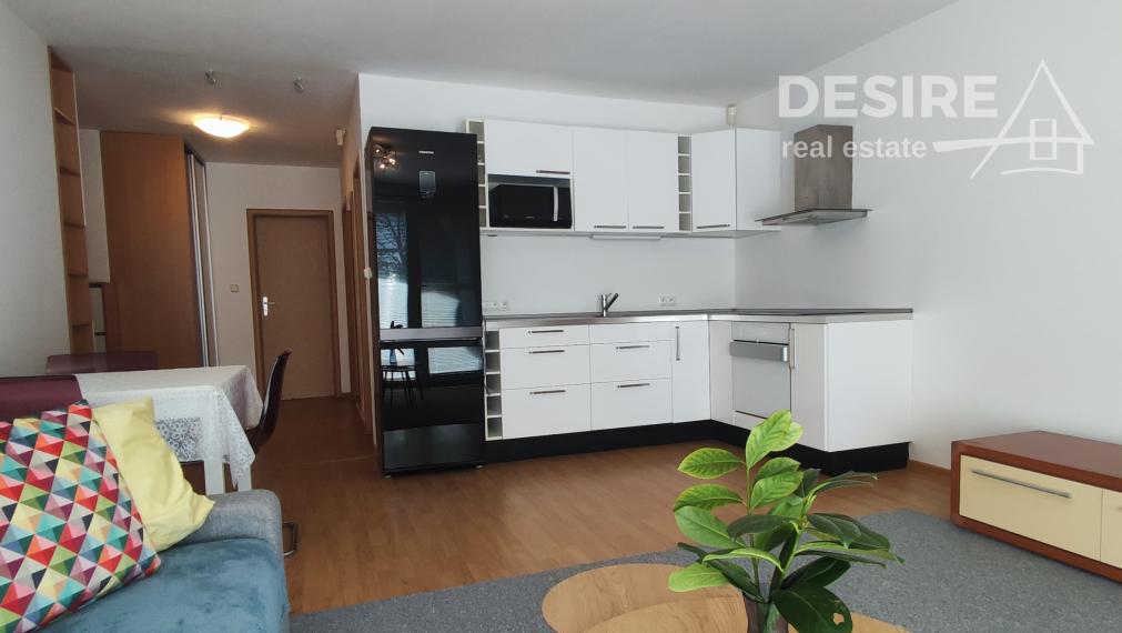 ✅ PRENAJATÉ : Prízemný bezbarierový, zariadený 2.izbový byt so záhradkou