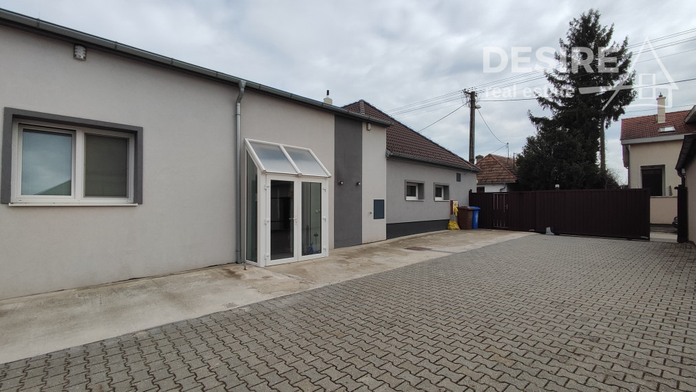 Skladové priestory 227 m2, parkovanie, Cajlanská ulica, Pezinok