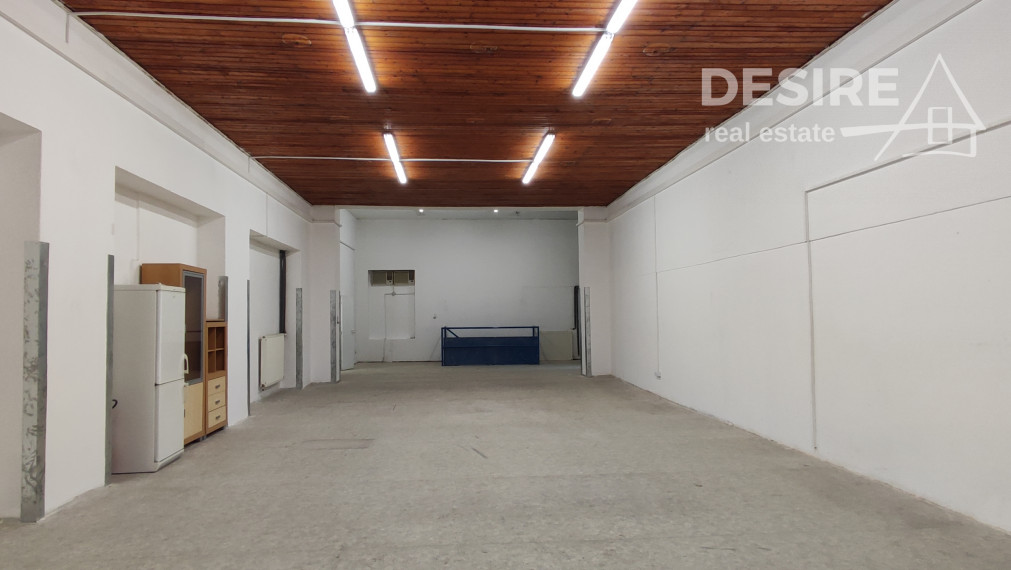 Skladové priestory 227 m2, parkovanie, Cajlanská ulica, Pezinok