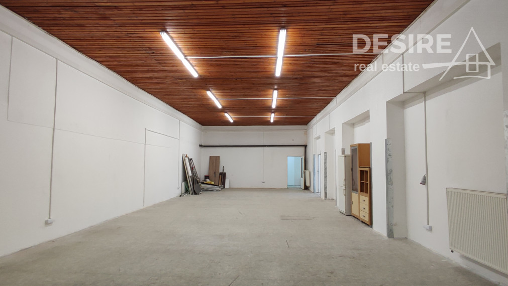 Skladové priestory 227 m2, parkovanie, Cajlanská ulica, Pezinok