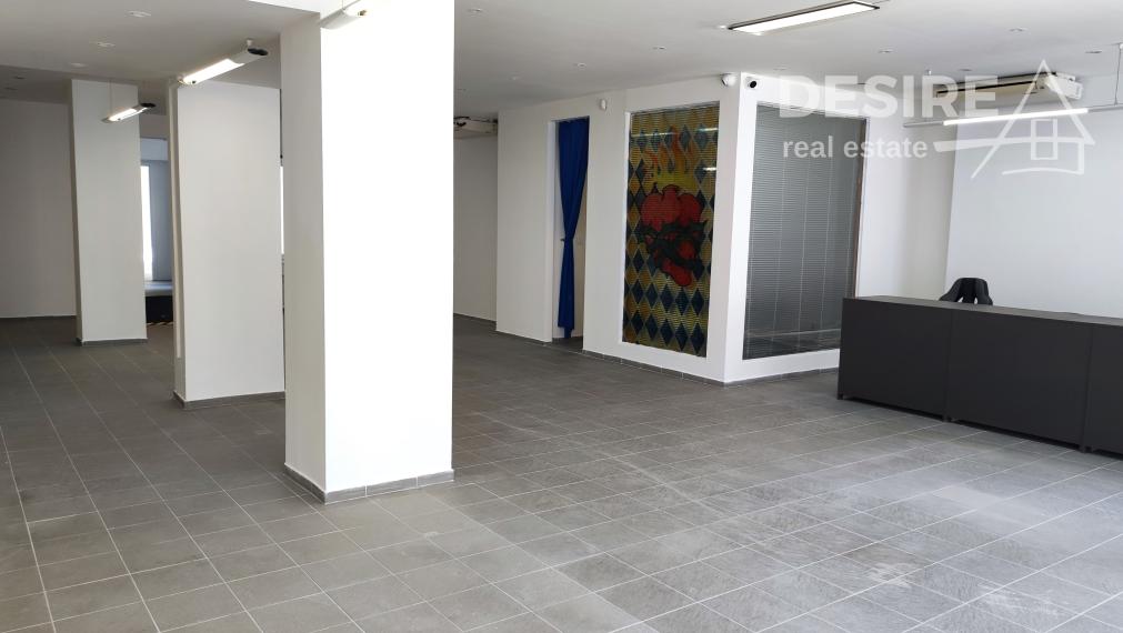 Commercial space 187m2, entry directly from the street, office, shop, services, Vysoká ul., BA