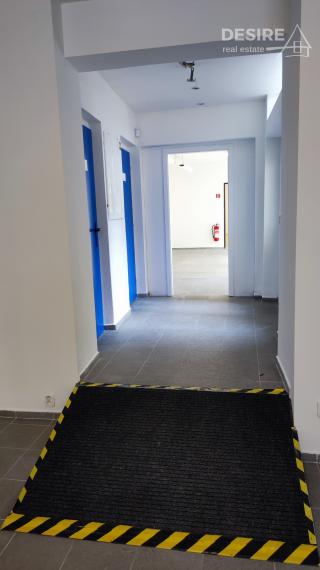 Commercial space 187m2, entry directly from the street, office, shop, services, Vysoká ul., BA