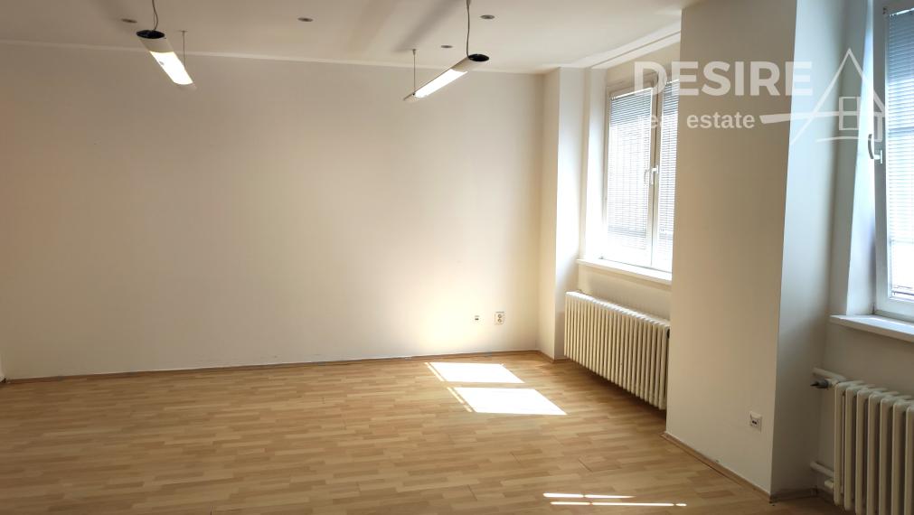 Commercial space 187m2, entry directly from the street, office, shop, services, Vysoká ul., BA
