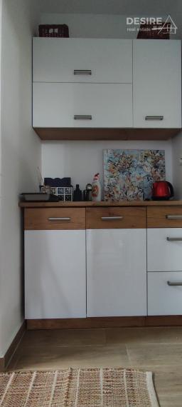 Bývajte a podnikajte: Zemianska kúria, veľký pozemok, rekonštrukcia, Nové Zámky - Komoča