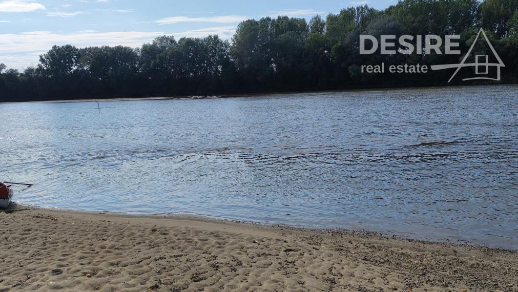 Bývajte a podnikajte: Zemianska kúria, veľký pozemok, rekonštrukcia, Nové Zámky - Komoča