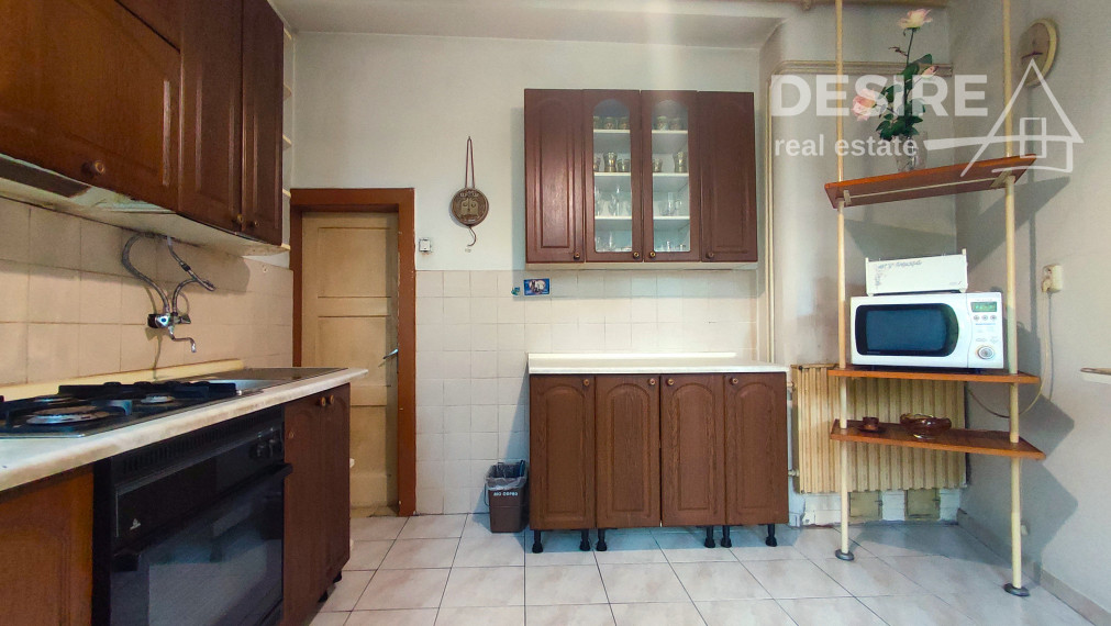 Zachovalý, 4 izbový rodinný dom,  Pezinok centrum