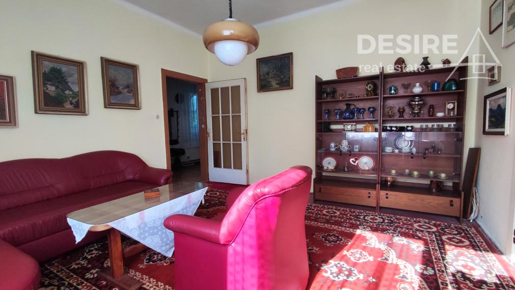 Zachovalý, 4 izbový rodinný dom,  Pezinok centrum