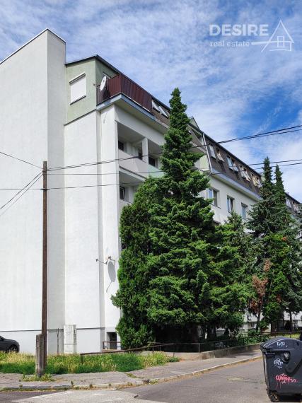 1,5 izbový byt v nadstavbe, terasa, klimatizácia, Bratislava-Trnávka