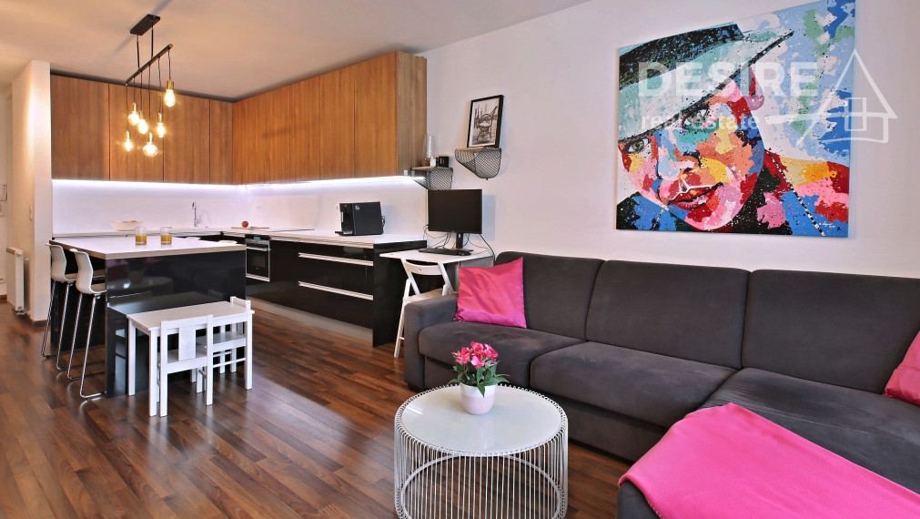 ✅ PREDANÉ: Moderný, štýlový 2 izbový byt so zariadením, loggia, parkovanie, III veže, Bajkalská ul.