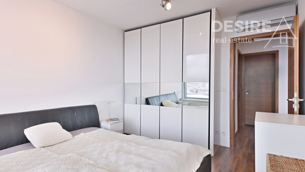 ✅ PREDANÉ: Moderný, štýlový 2 izbový byt so zariadením, loggia, parkovanie, III veže, Bajkalská ul.