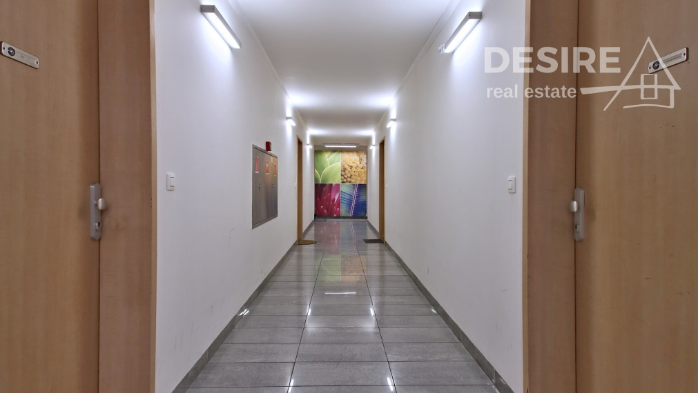 ✅ PREDANÉ: Moderný, štýlový 2 izbový byt so zariadením, loggia, parkovanie, III veže, Bajkalská ul.