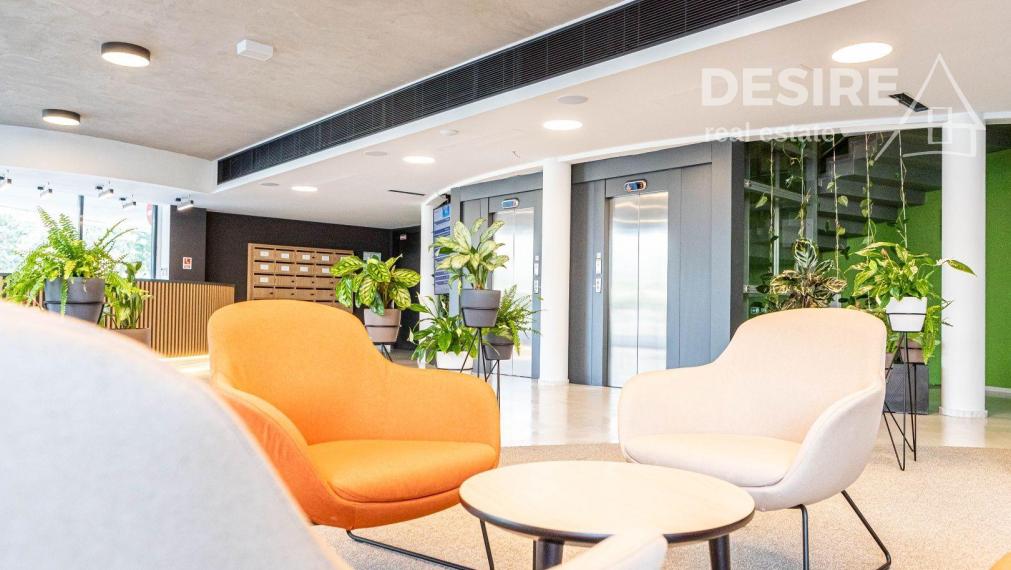 Prenájom: Kancelária 20 m2 až 50m2, parkovanie, Röntgenova ul., Bratislava