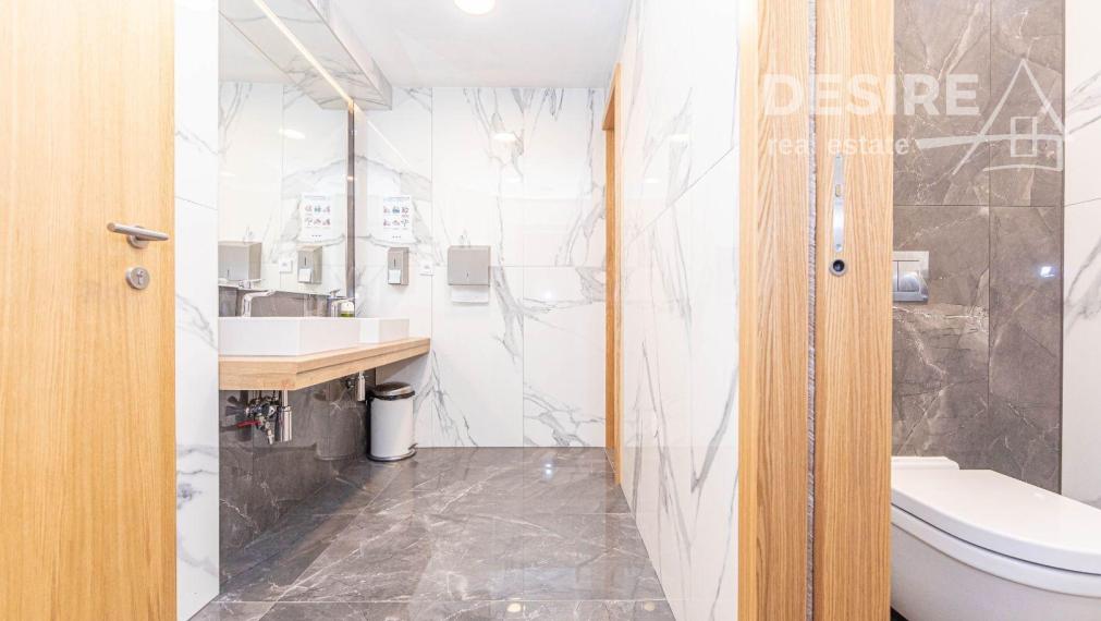 Prenájom: Kancelária 20 m2 až 50m2, parkovanie, Röntgenova ul., Bratislava