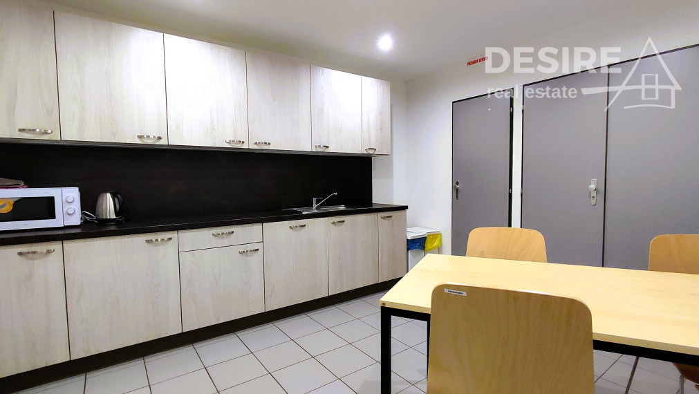 Komerčné priestory - ambulancie lekárov, 295 m2, Röntgenova ul., BA - Petržalka