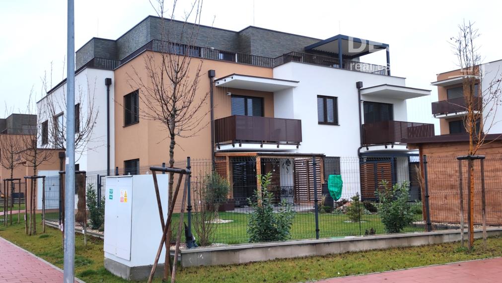 NOVOSTAVBA: Zariadený 3 izbový byt, zelená terasa, parkovanie, Modra -Malé Hliny