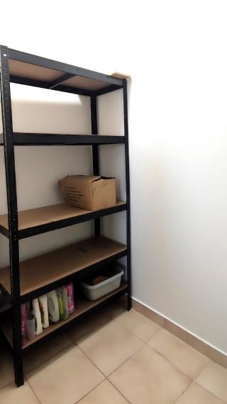 Slnečný a priestranný 2i byt, klimatizácia, balkón, pivnica, garáž