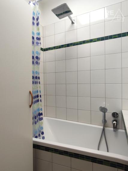 PRIPRAVUJEME:  Na predaj zariadený 2 izbový byt 50m2, balkón, klimatizácia, Záhradnícka ul. , BA