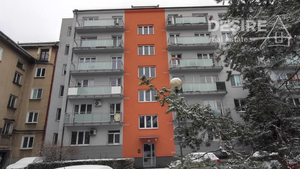 Priestranný 2 izbový byt 50 m2, rekonštrukcia, balkón, klimatizácia, Záhradnícka ul. , BA