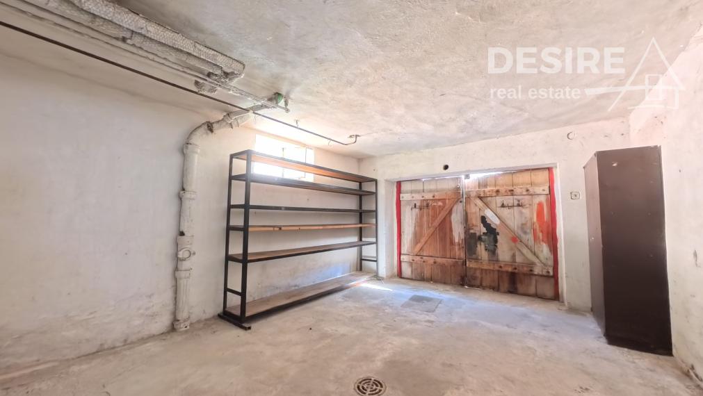 PRIPRAVUJEME: Udržiavaný 5 izbový rodinný dom, garáž, veľký pozemok, Dlhá