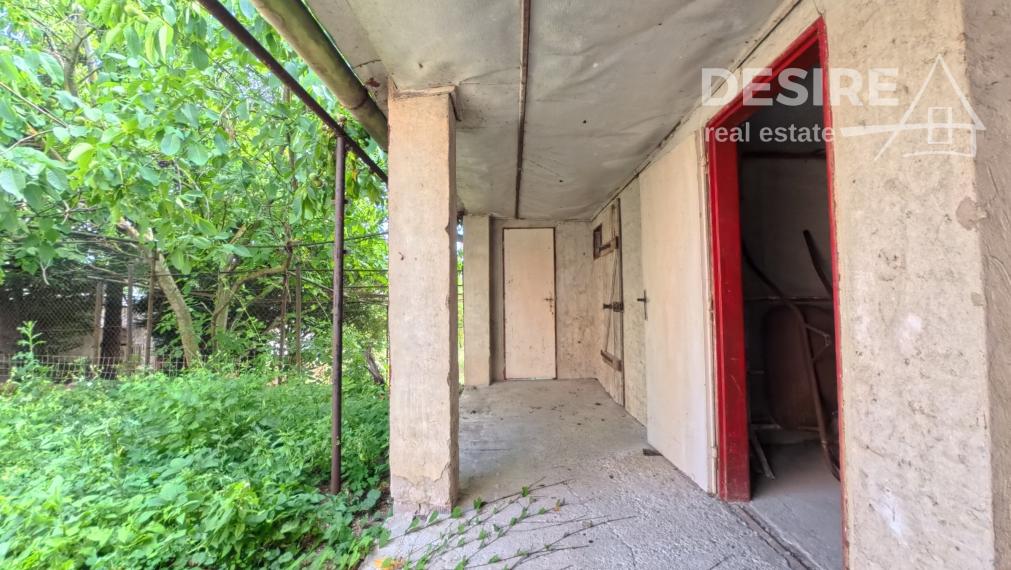 PRIPRAVUJEME: Udržiavaný 5 izbový rodinný dom, garáž, veľký pozemok, Dlhá