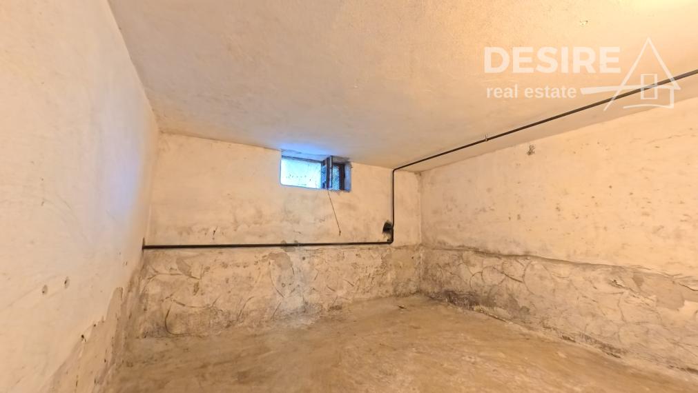 PRIPRAVUJEME: Udržiavaný 5 izbový rodinný dom, garáž, veľký pozemok, Dlhá