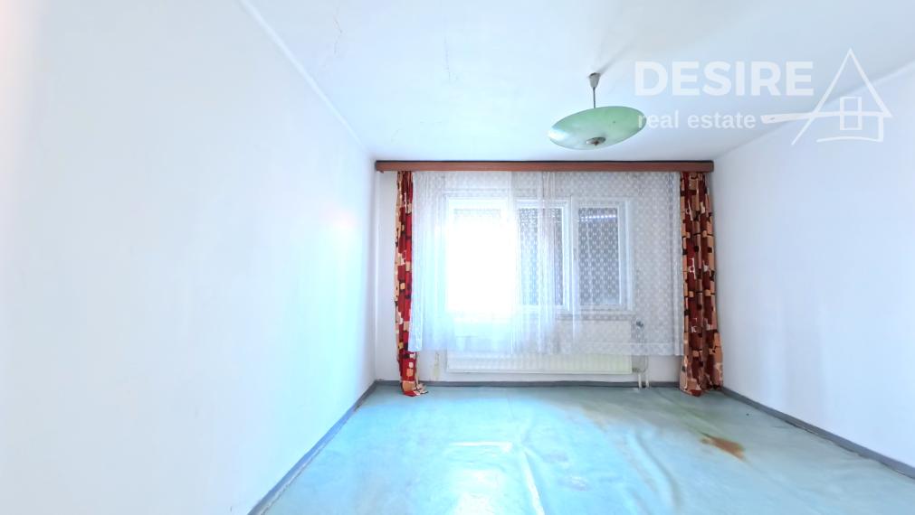 PRIPRAVUJEME: Udržiavaný 5 izbový rodinný dom, garáž, veľký pozemok, Dlhá