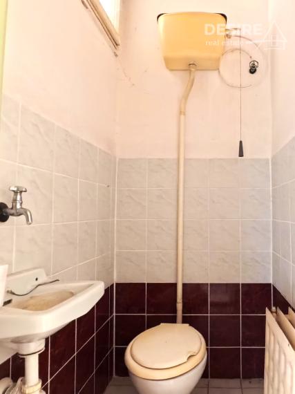 PRIPRAVUJEME: Udržiavaný 5 izbový rodinný dom, garáž, veľký pozemok, Dlhá