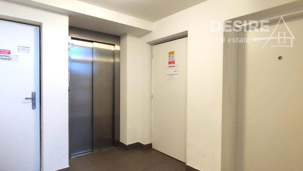 Moderný bezbariérový 3 izbový byt s balkónom, pivničnou kobkou a parkovaním, Bernolákovo