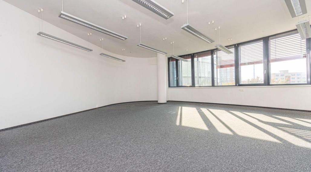 Prenájom: Telocvičňa výmera 190 m2, parkovanie, Röntgenova ul., Bratislava