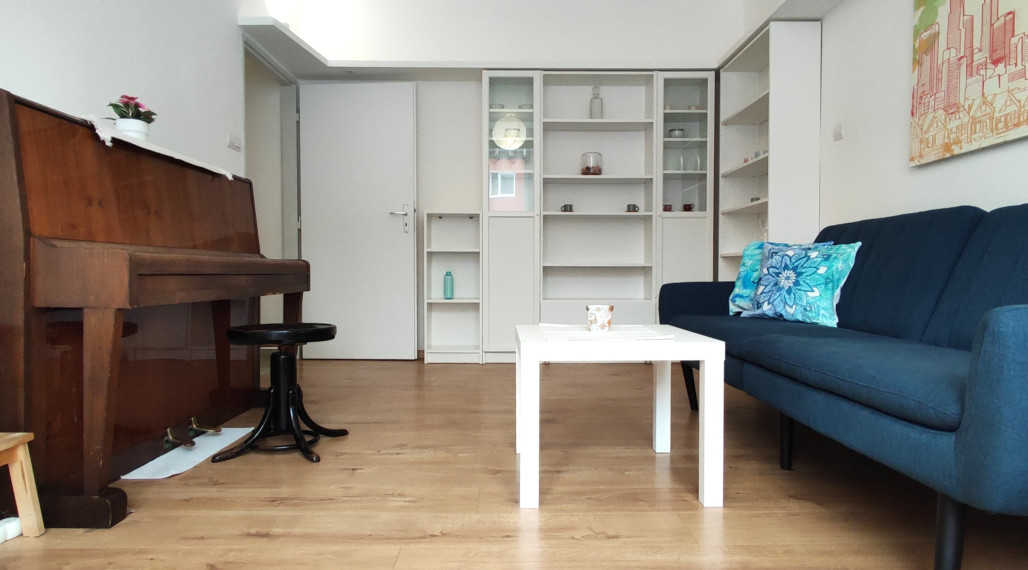 Priestranný 2 izbový byt 50 m2, rekonštrukcia, balkón, klimatizácia, Záhradnícka ul. , BA