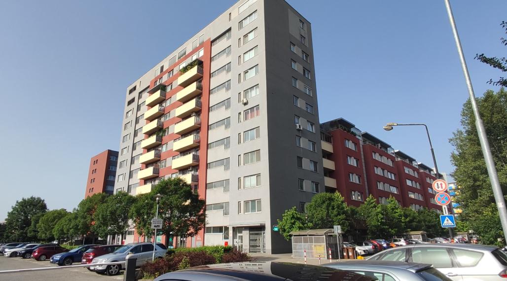 Garáž v bytovom dome, Tomášiková ulica, Bratislava