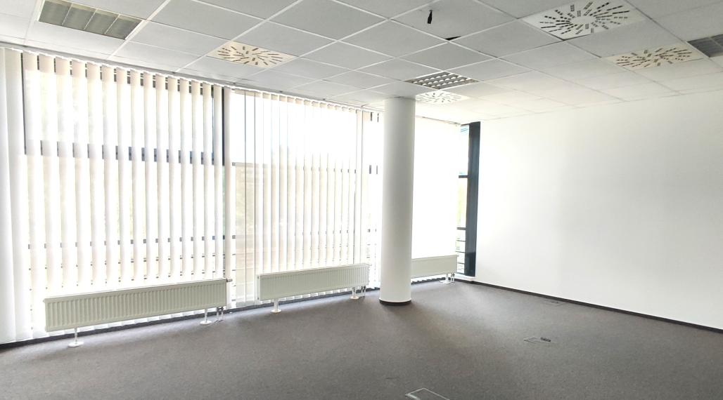 Prenájom: 3 kancelárie, parkovanie, Röntgenova ul., Bratislava