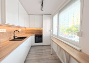 EXKLUZÍVNE NA PRENÁJOM 3 IZB.BYT, BYSTRICKÁ UL., PEZINOK - fotografia 1