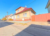 Jedinečný rodinný dom po rekonštrukcii, záhrada, Pezinok - Cajla - fotografia 2