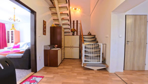 Jedinečný rodinný dom po rekonštrukcii, záhrada, Pezinok - Cajla - fotografia 17