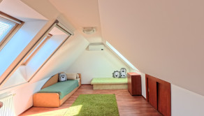 Priestranný 3,5 izbový mezonetový byt v Pezinku na Suvorovovej ul. - fotografia 16