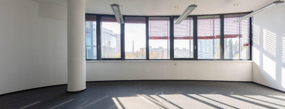 Prenájom: Kancelária 20 m2 až 50m2, parkovanie, Röntgenova ul., Bratislava