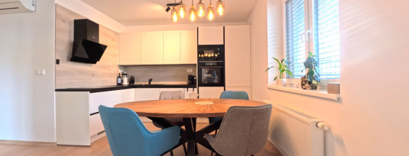 Kompletne zariadený 3 izbový byt, novostavba, zelená terasa, parkovanie, Modra