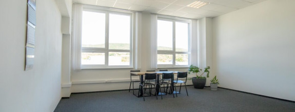 POND: Kancelária na prenájom, 37 m2, sklad k dispozícií, parkovanie zdarma