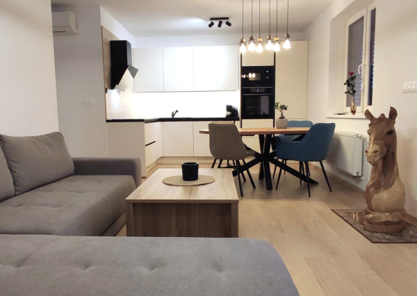 Zariadený 3 izbový byt v novostavbe, zelená terasa, parkovanie, Modra -Malé Hliny