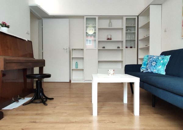 Priestranný 2 izbový byt 50 m2, rekonštrukcia, balkón, klimatizácia, Záhradnícka ul. , BA