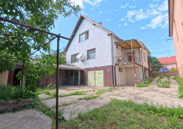 Udržiavaný priestranný 5 izbový rodinný dom, garáž, veľký pozemok, Dlhá