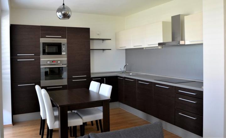 ✅RENTED: Furnished spacious 3-room apartment + parking space, K.Franklovéj., Pezinok - fotografia 1
