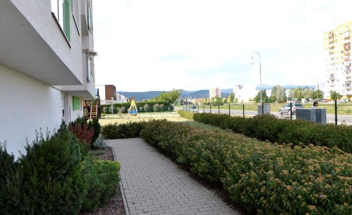 ✅RENTED: Furnished spacious 3-room apartment + parking space, K.Franklovéj., Pezinok - fotografia 10