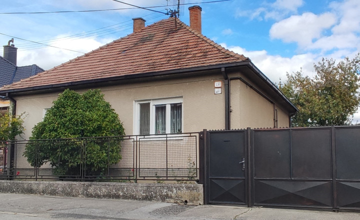 ✅PREDANÉ: Udržiavaný 3 izbový rodinný dom, garáž, Pezinok širšie centrum