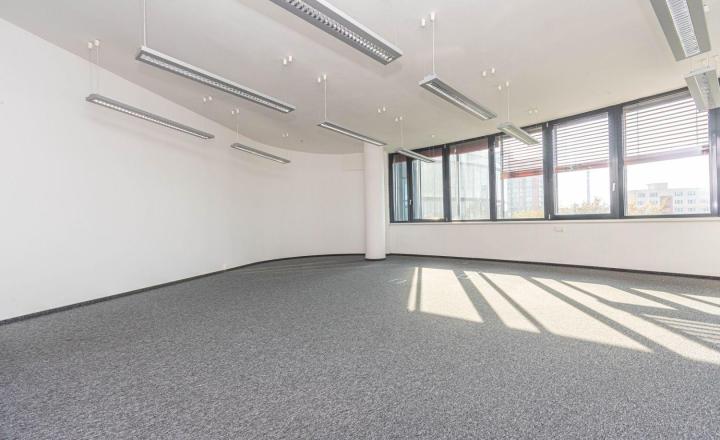 Prenájom: Telocvičňa výmera 360 m2, parkovanie, Röntgenova ul., Bratislava