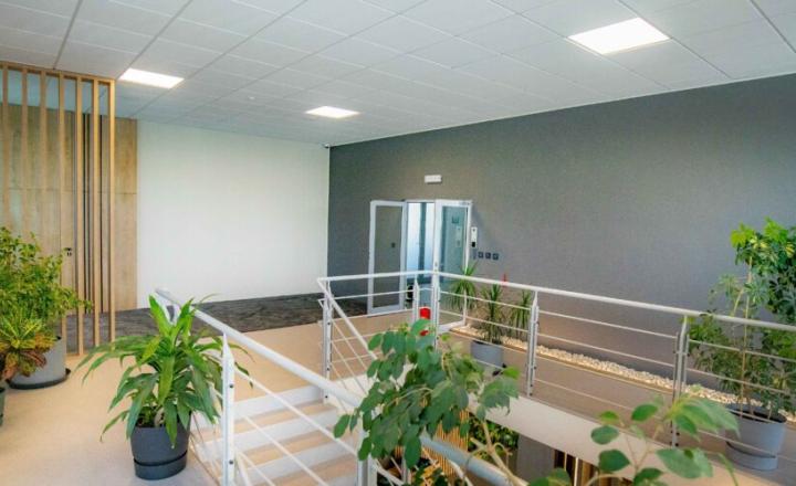 Atraktívne kancelárske priestory na prenájom, od 37 m2 do 326 m2, sklad, parkovanie zdarma - fotografia 9