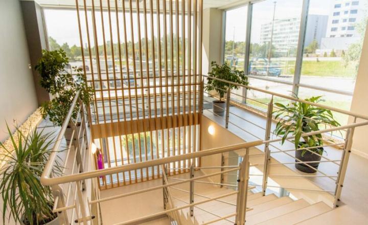 Atraktívne kancelárske priestory na prenájom, od 37 m2 do 326 m2, sklad, parkovanie zdarma - fotografia 10
